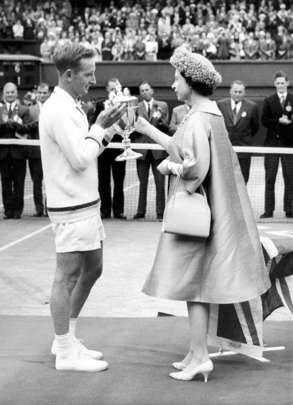 烈的背景下 烈的背景下