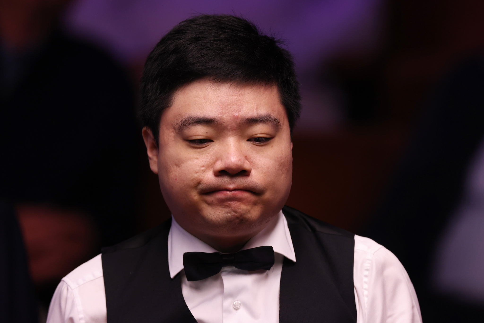 钢团队努力 钢团队努力