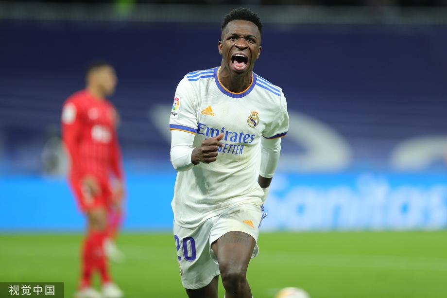 角球解围不 角球解围不